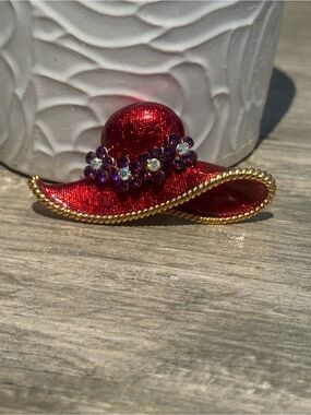 NWT Red Hat Brooch or Pendant with Purple Rhinestones and Gold Trim